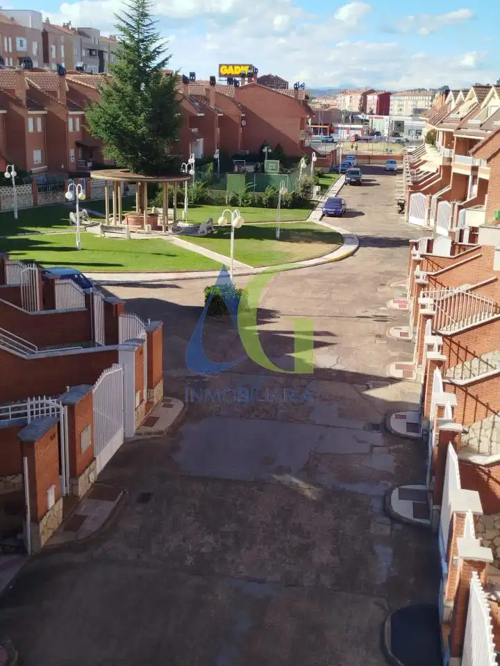 Casa 250 m² a San Andrés del Rabanedo