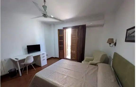 Habitación 504 m², Linares