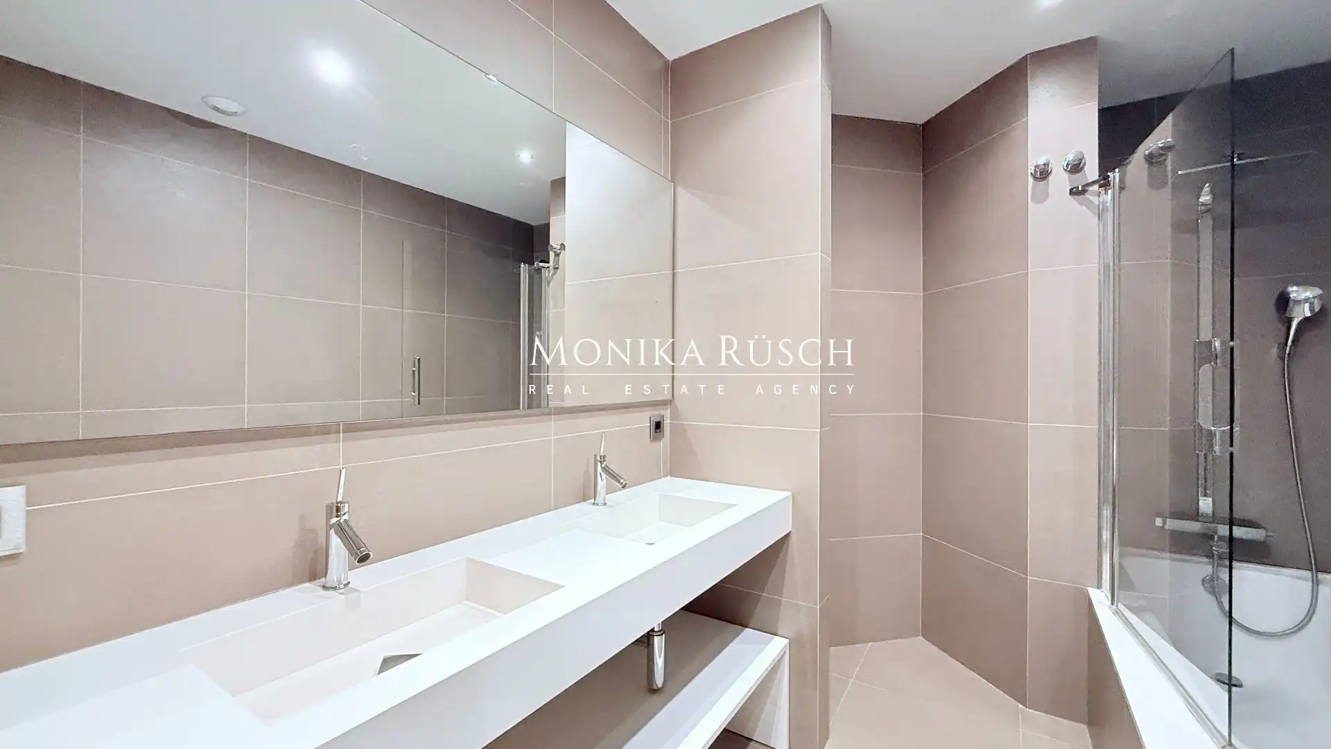 Wohnung 195 m² in Barcelona