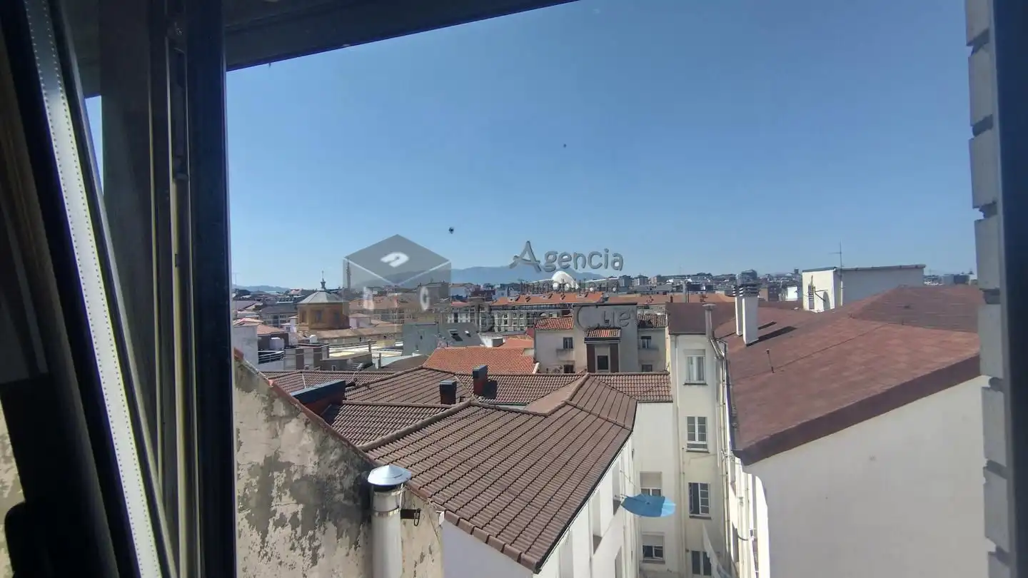 Piso de 94 m² en Oviedo
