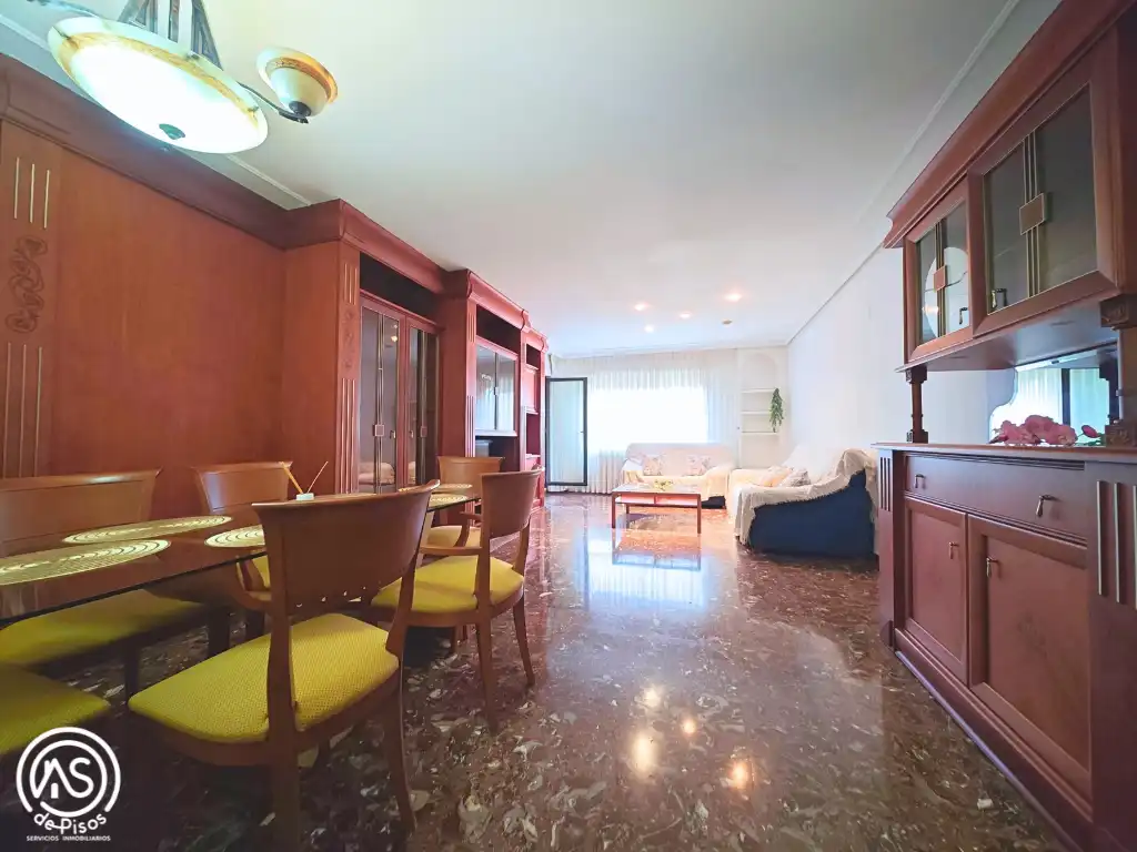 Piso de 165 m² en Zaragoza