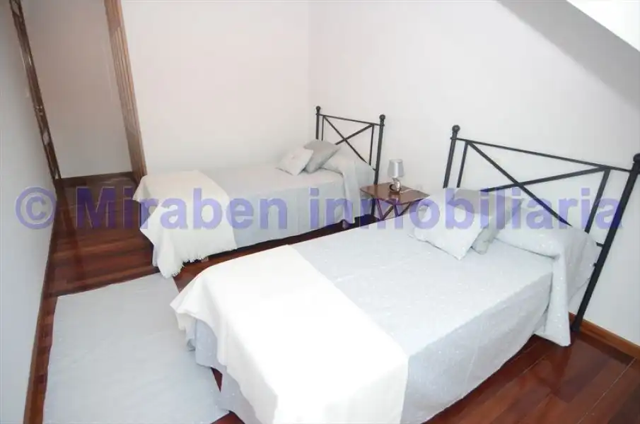 Piso de 95 m² en Boiro