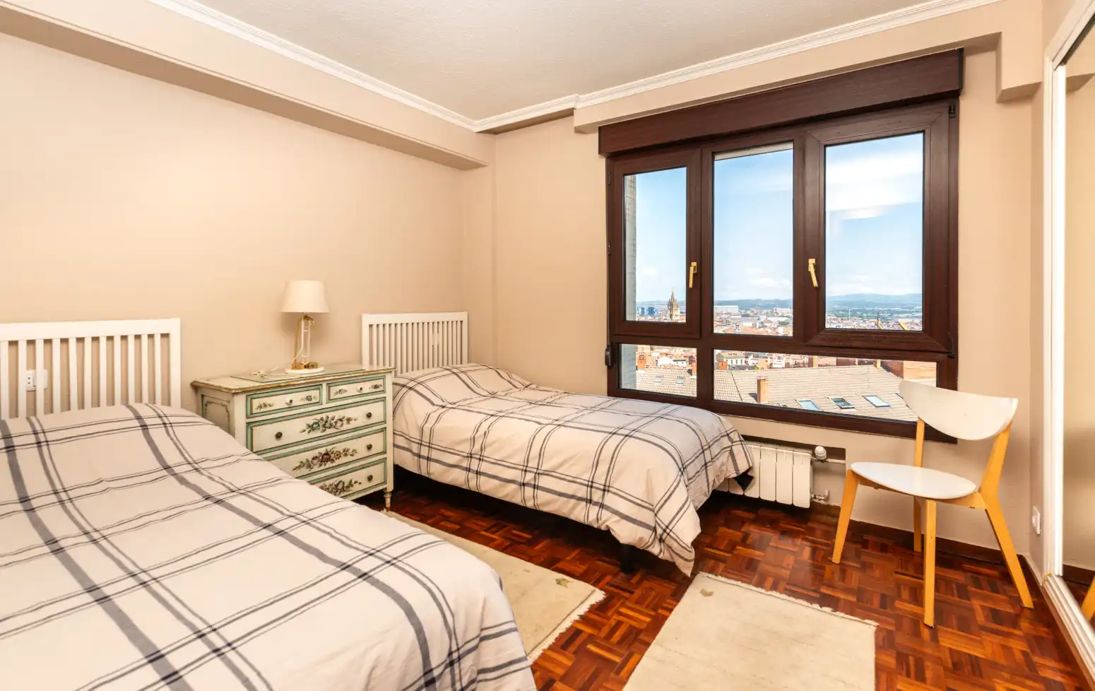Piso de 140 m² en Oviedo
