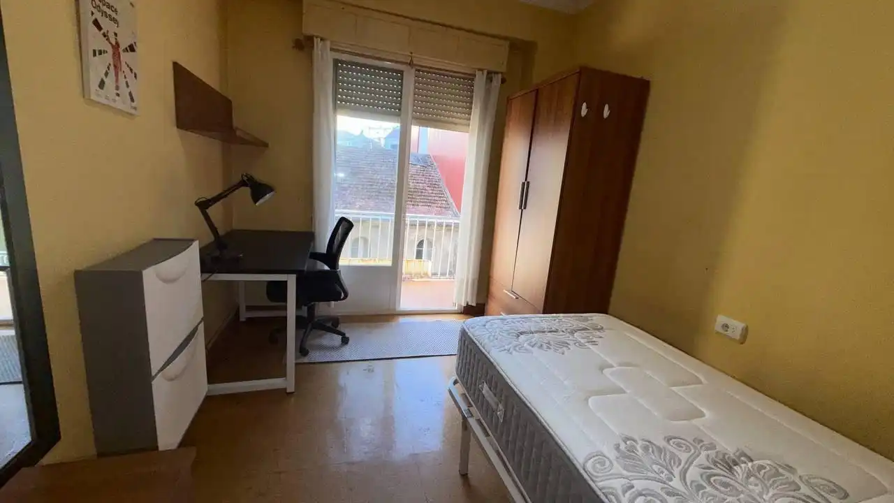Piso de 95 m² en Ourense