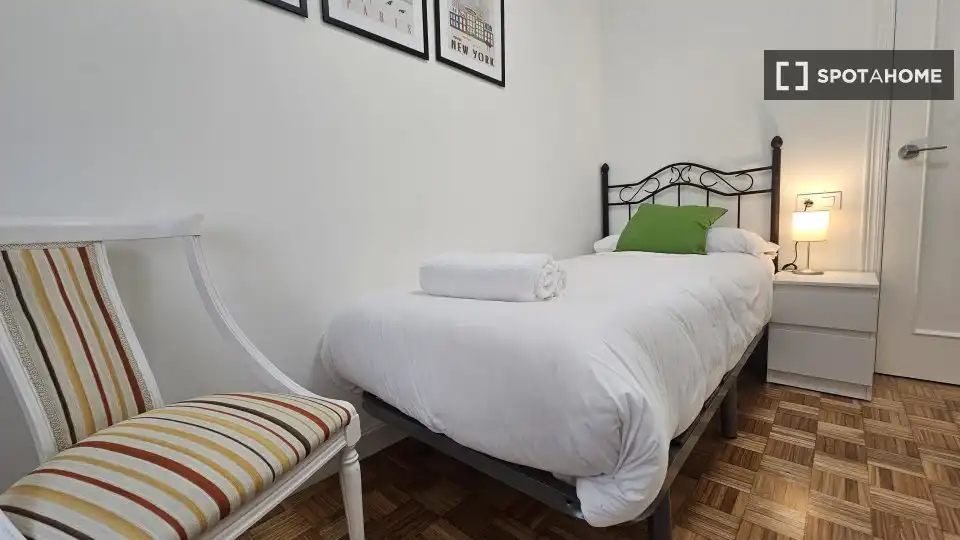 Habitación 75 m², Oviedo