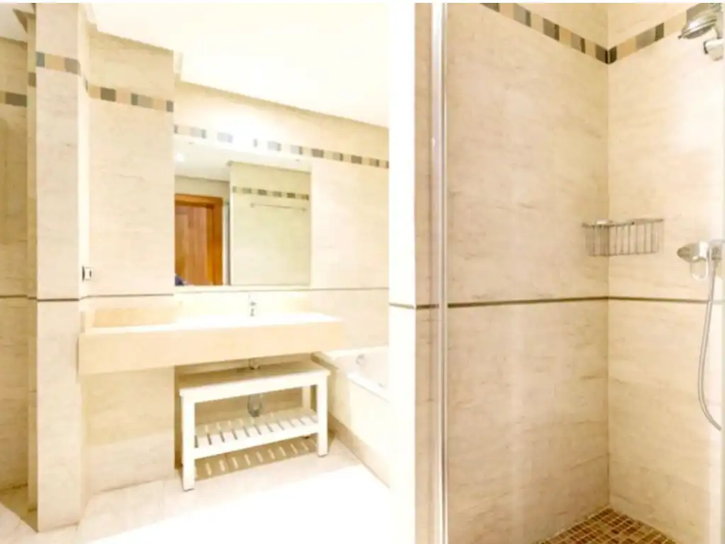 Piso de 160 m² en Granada
