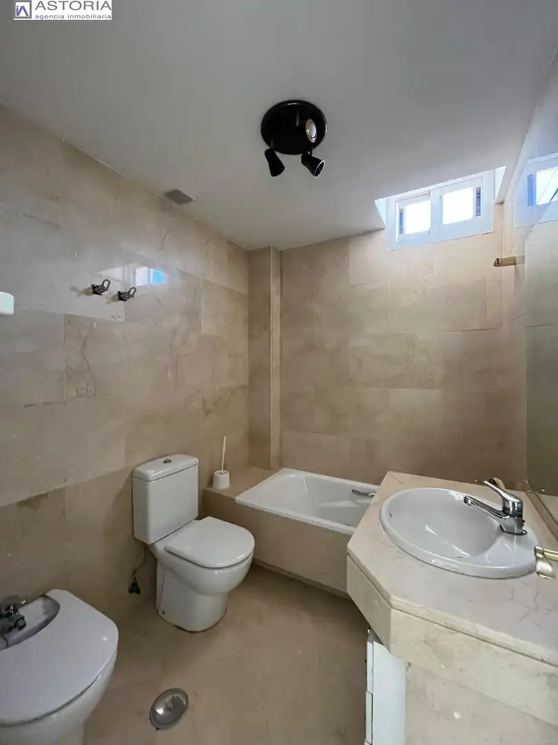Casa de 215 m² en Granada