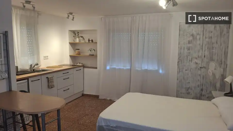 Habitación 28 m², Llíria