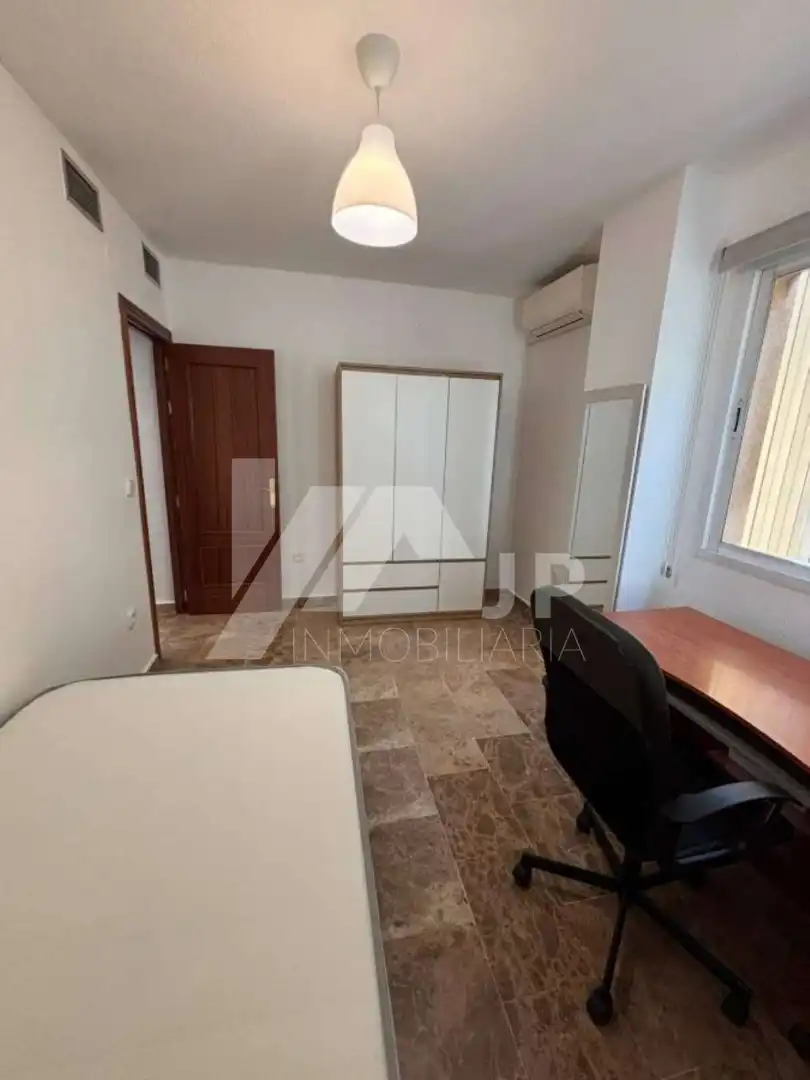 Piso de 103 m² en Granada