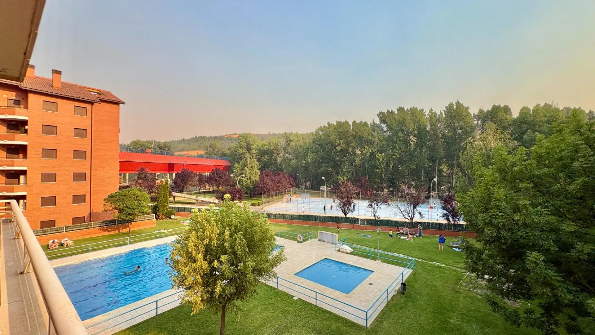 Flat 100 m² in Jaca