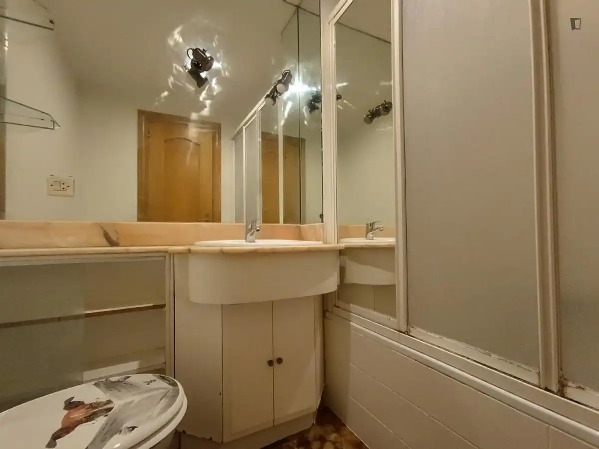 Habitación 98 m², Pamplona