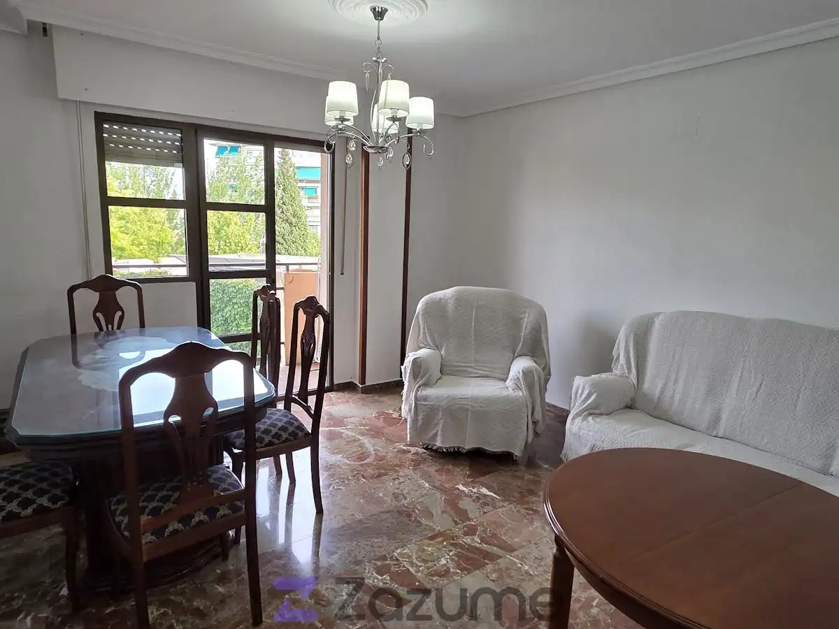 Piso de 90 m² en Jaén