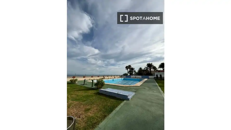 Habitación 63 m², Roquetas de Mar