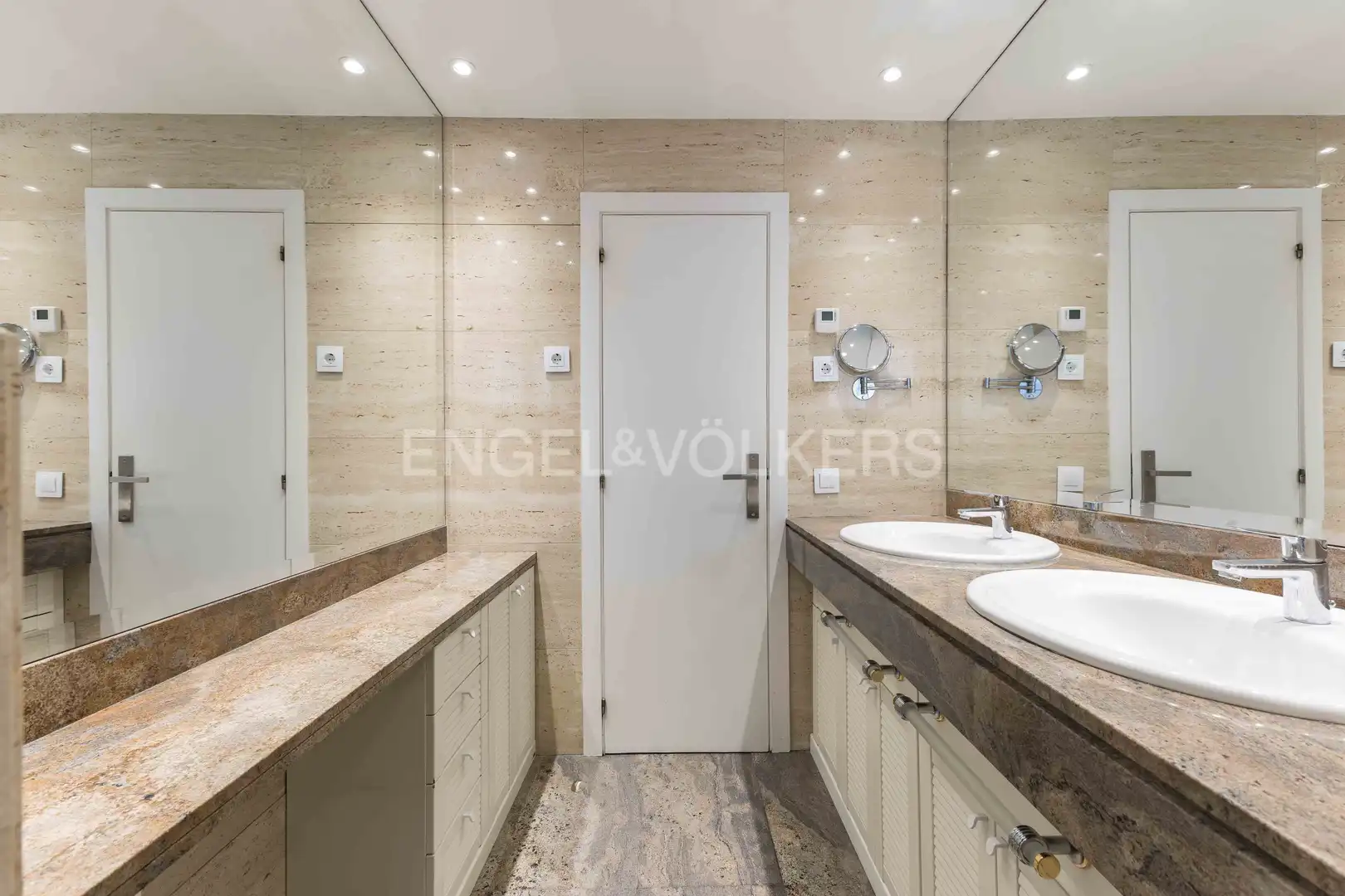 Будинок 440 м² у Esplugues de Llobregat