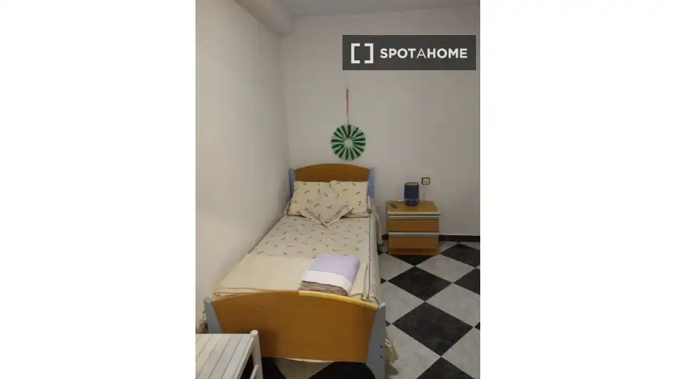 Habitación 93 m², Alicante