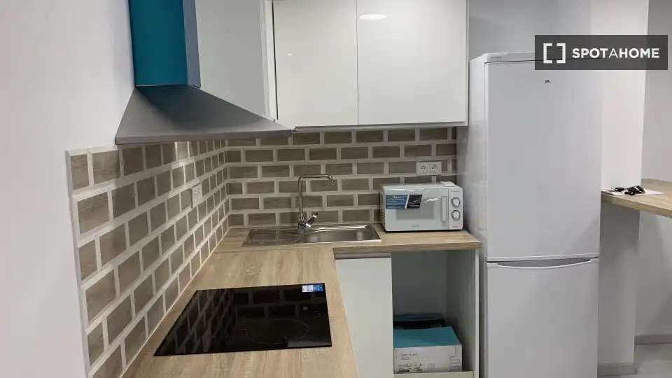 Habitación 86 m², Almería