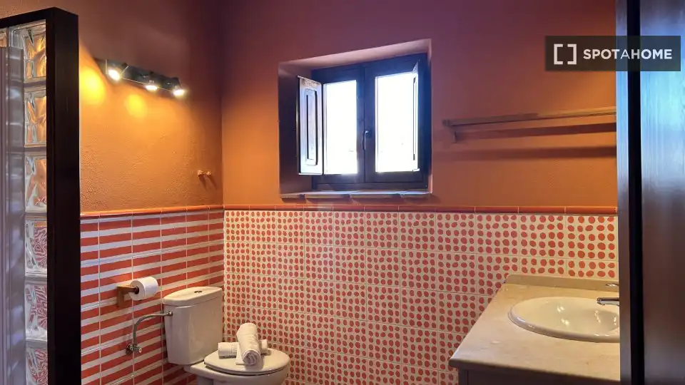 Habitación 92 m², La Nava