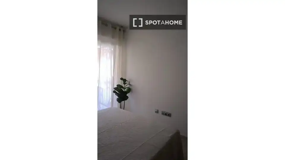 Habitación 58 m², Almería