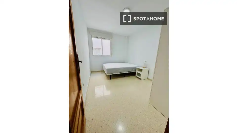 Habitación 150 m², Almería