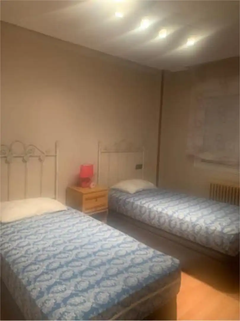 Piso de 90 m² en Mieres