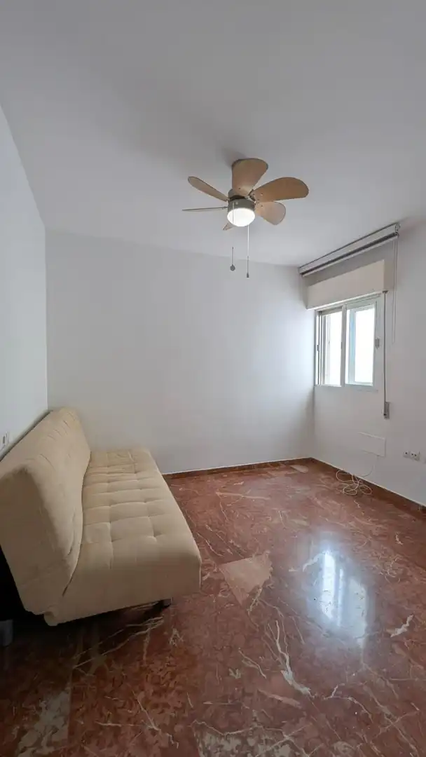 Flat 145 m² in Granada