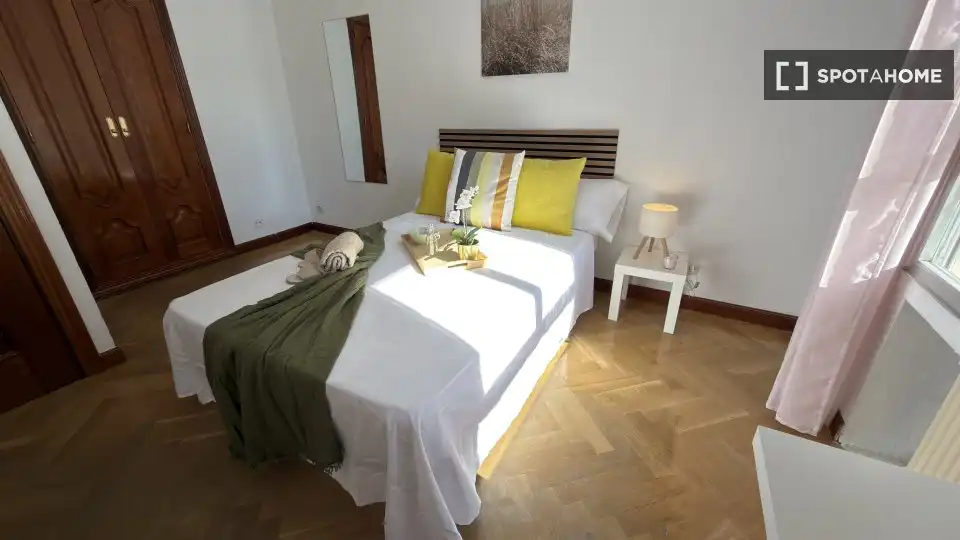 Кімната в оренду, Madrid