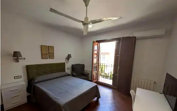 Habitación 504 m², Linares