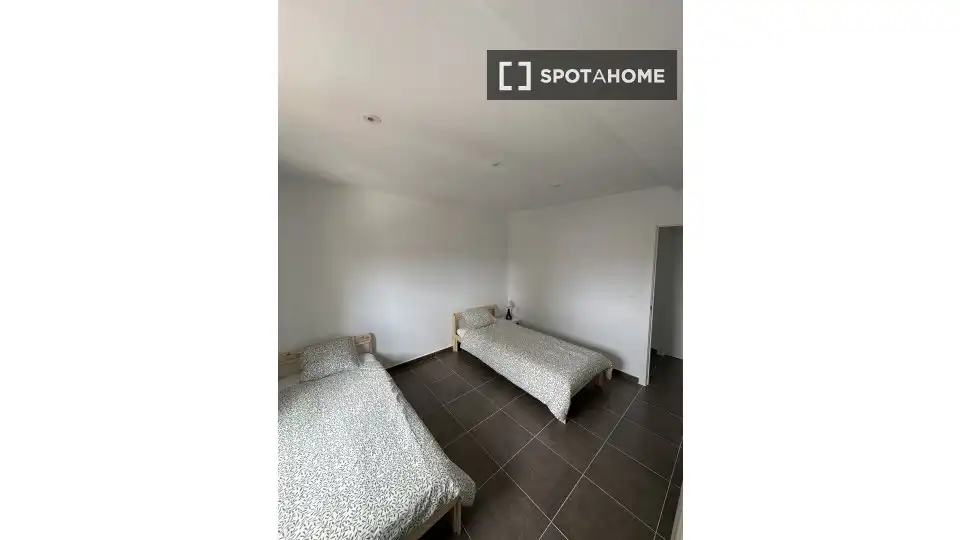 Habitación 1725 m², Granada