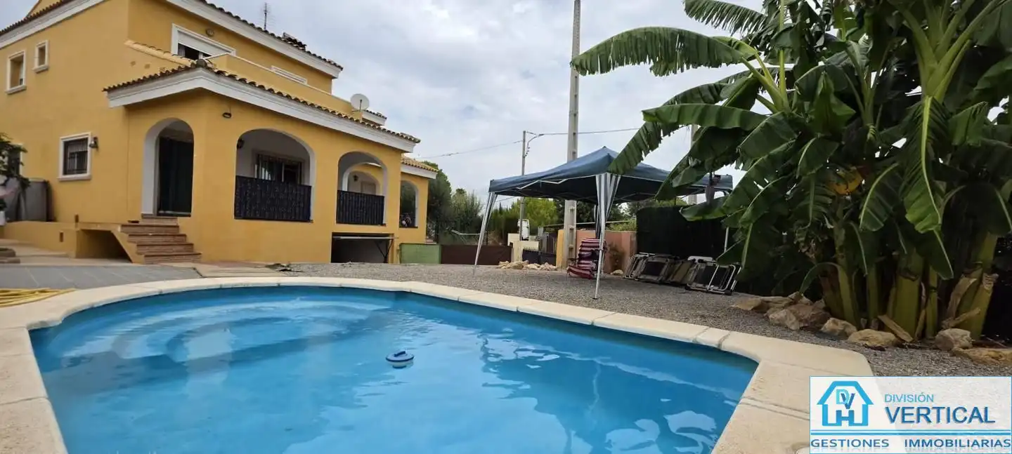 Casa de 120 m² en Riba-roja de Túria