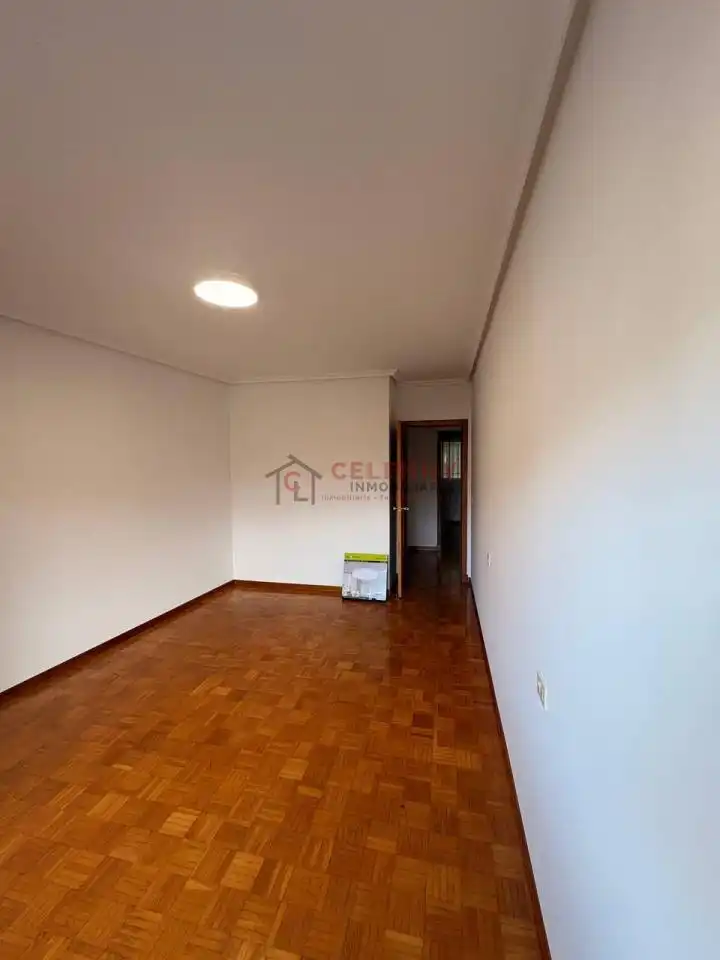 Piso de 90 m² en Ourense