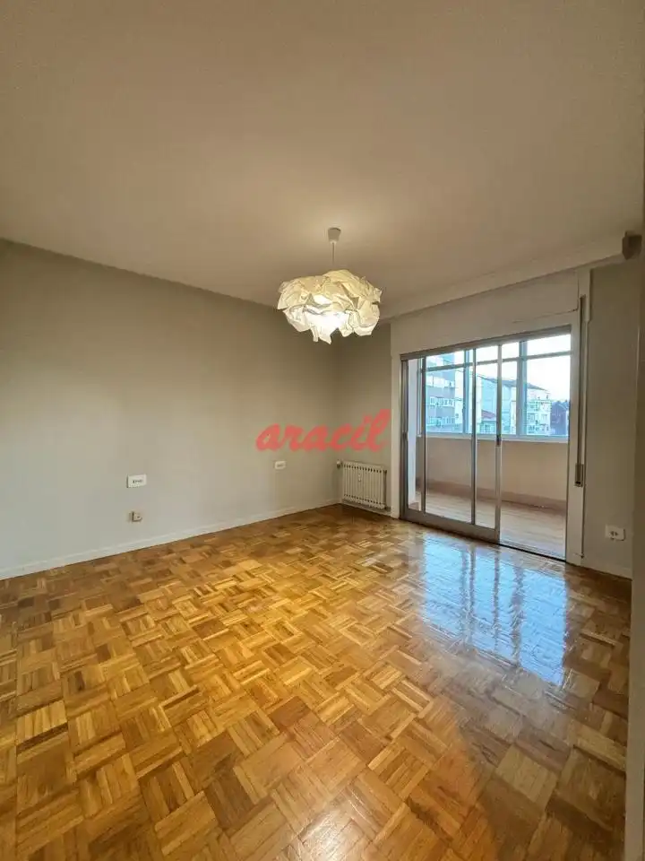 Apartamento 267 m² em Ourense