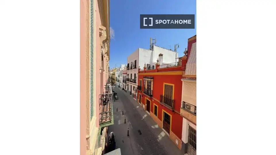 Habitación 345 m², Sevilla