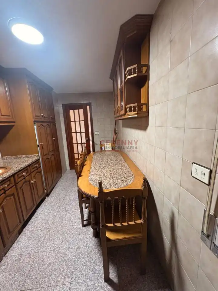 Piso de 90 m² en Ourense