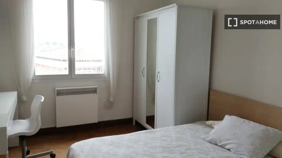 Habitación 92 m², Pamplona