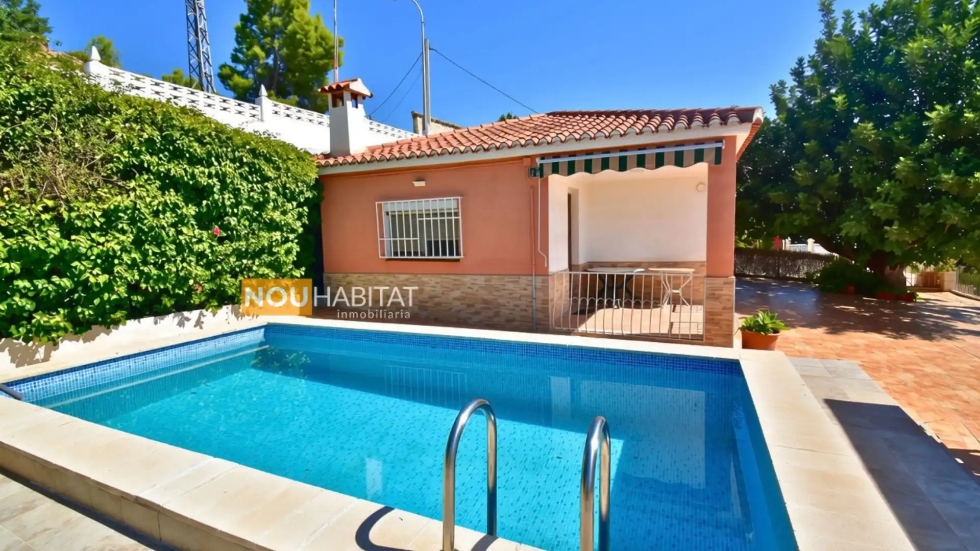 Haus 61 m² in Montroi / Montroy