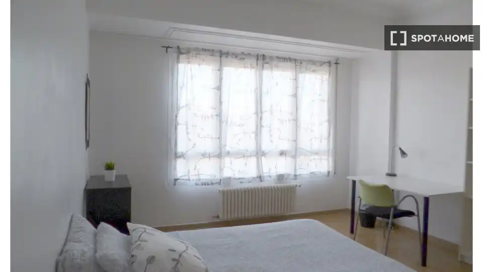 Habitación 150 m², Zaragoza