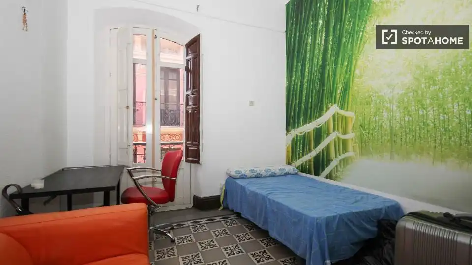 Habitación 360 m², Granada