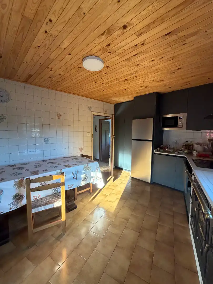 Piso de 585 m² en Baños de Molgas