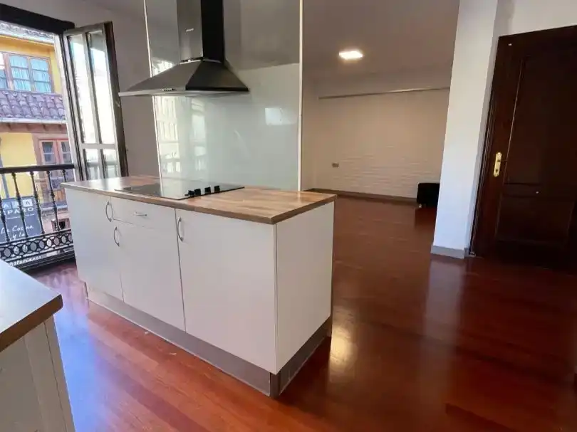 Piso de 80 m² en Oviedo