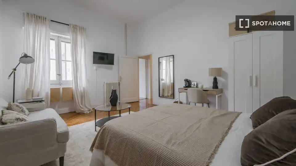 Кімната в оренду, Madrid