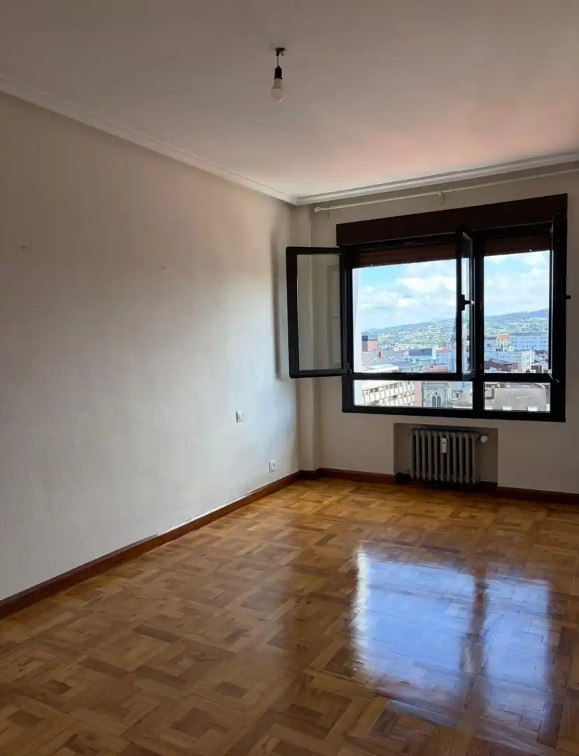 Piso de 75 m² en Oviedo