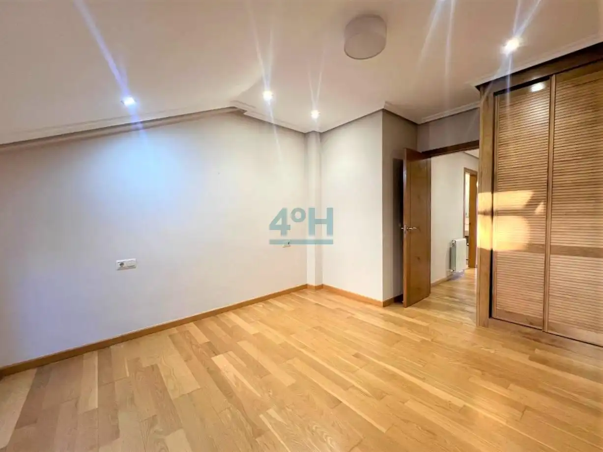 Wohnung 103 m² in Ourense