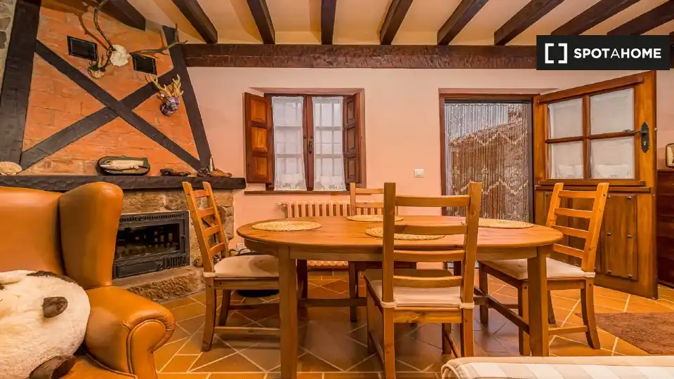 Habitación 90 m², Potes