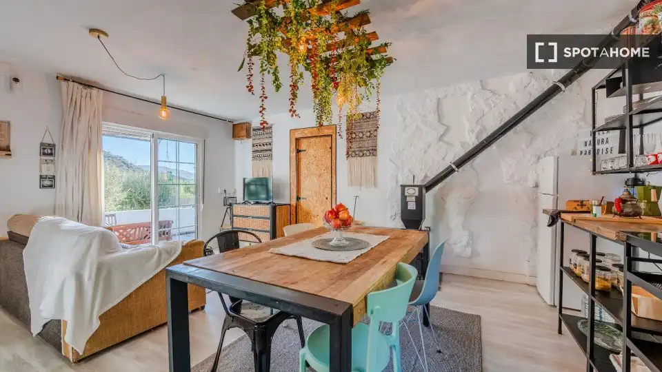 Habitación 81 m², Alcolea