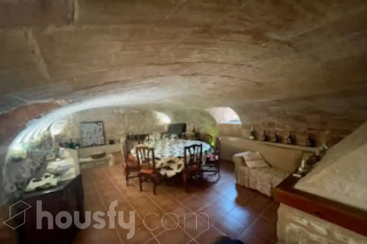 Casa de 263 m² en Mediona