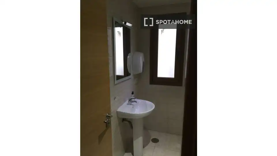 Habitación 219 m², Granada