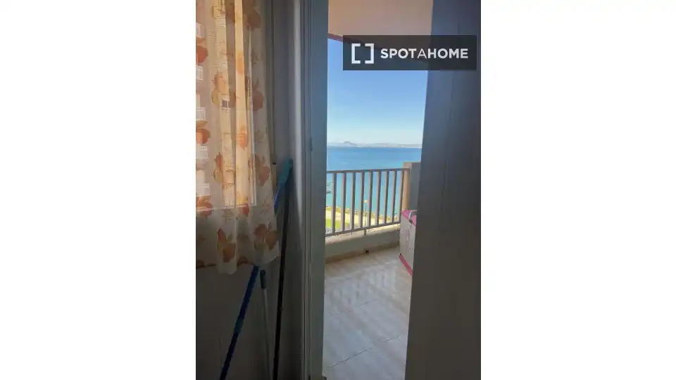 Habitación 63 m², España