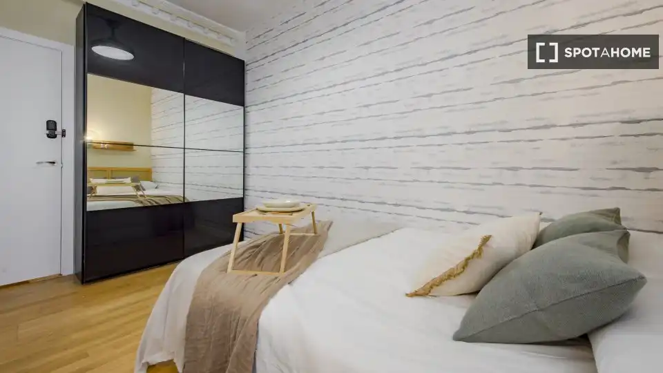 Room for rent, Madrid