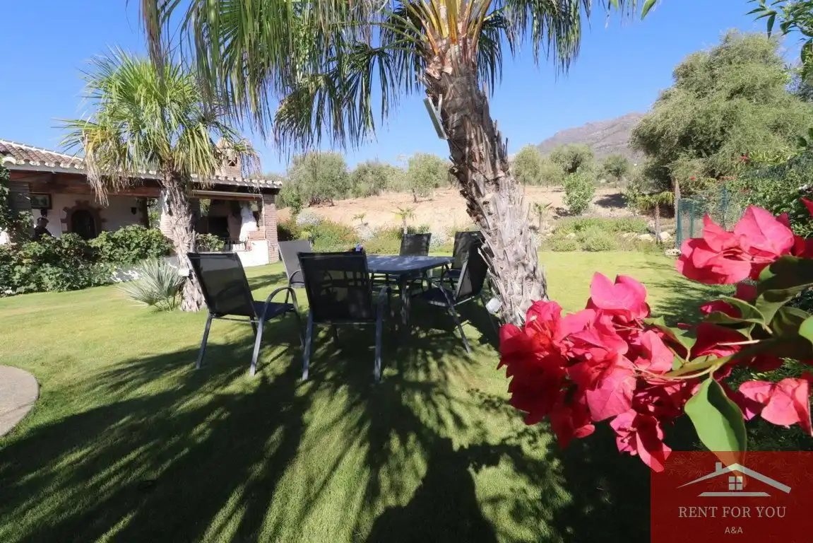 Casa de 110 m² en Alozaina