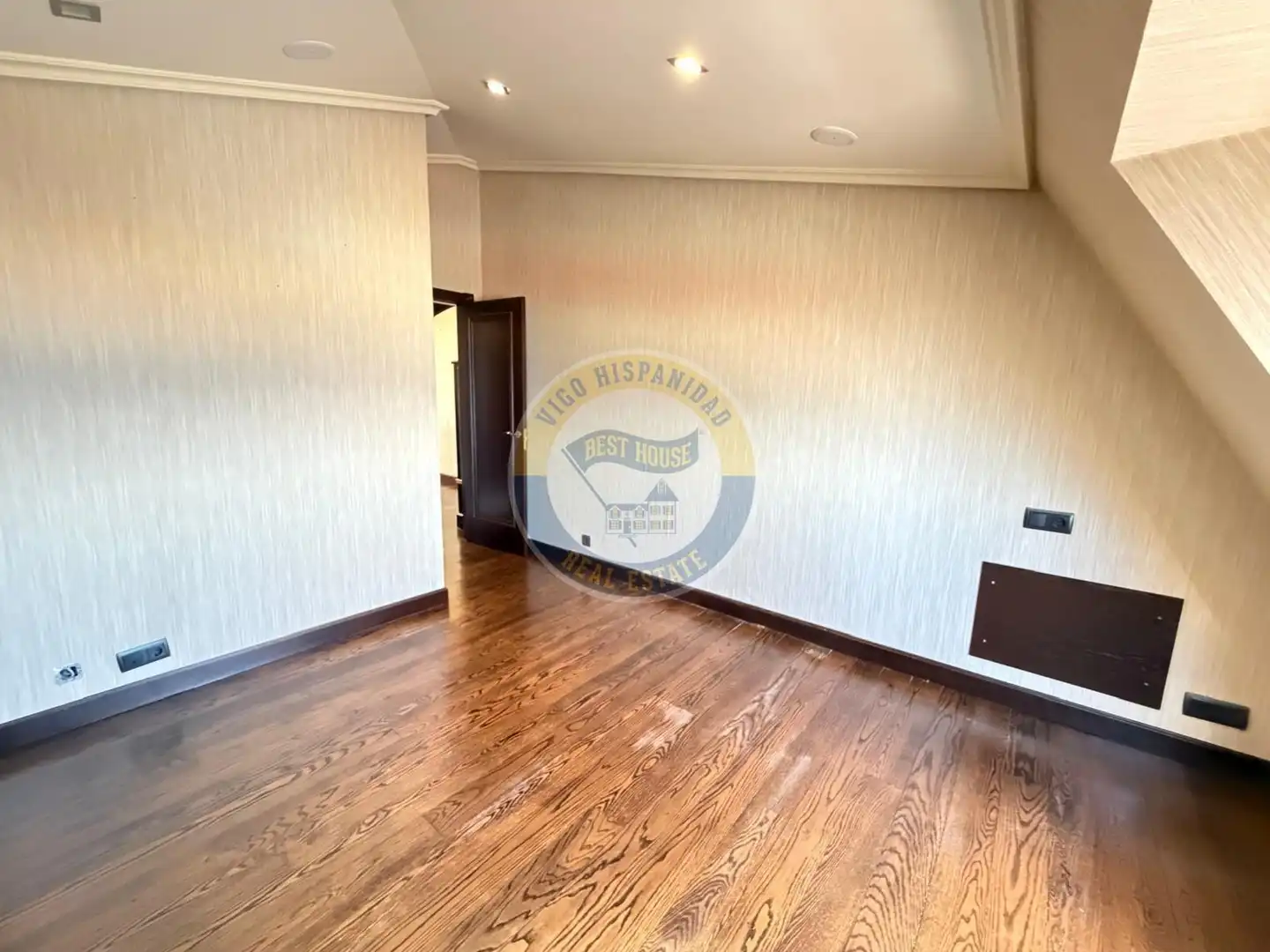 Piso de 250 m² en Vigo